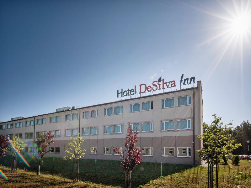 Desilva Inn Katowice Airport Pyrzowice Bagian luar foto