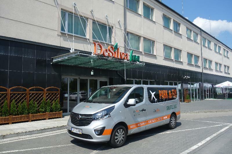 Desilva Inn Katowice Airport Pyrzowice Bagian luar foto